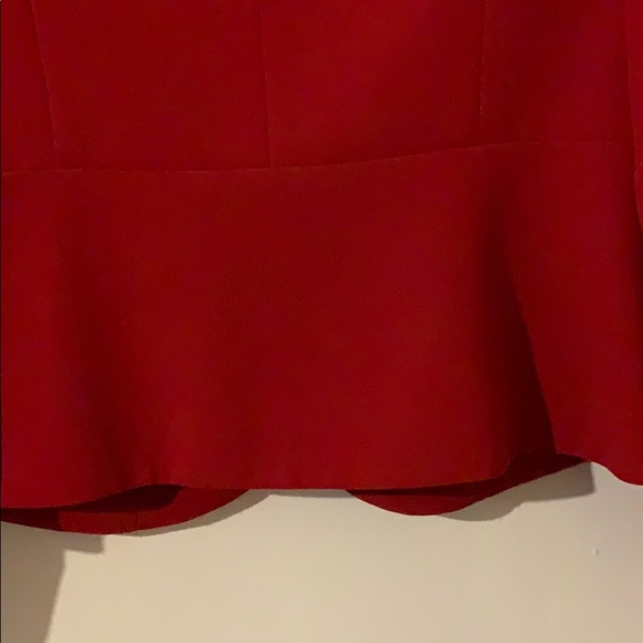 Suit skirt that consists of a petite sophisticates jacket and skirt! - Picture 5 of 10